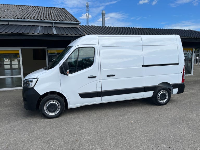 Renault Master IV T33 dCi 135 L2H2 Kassevogn