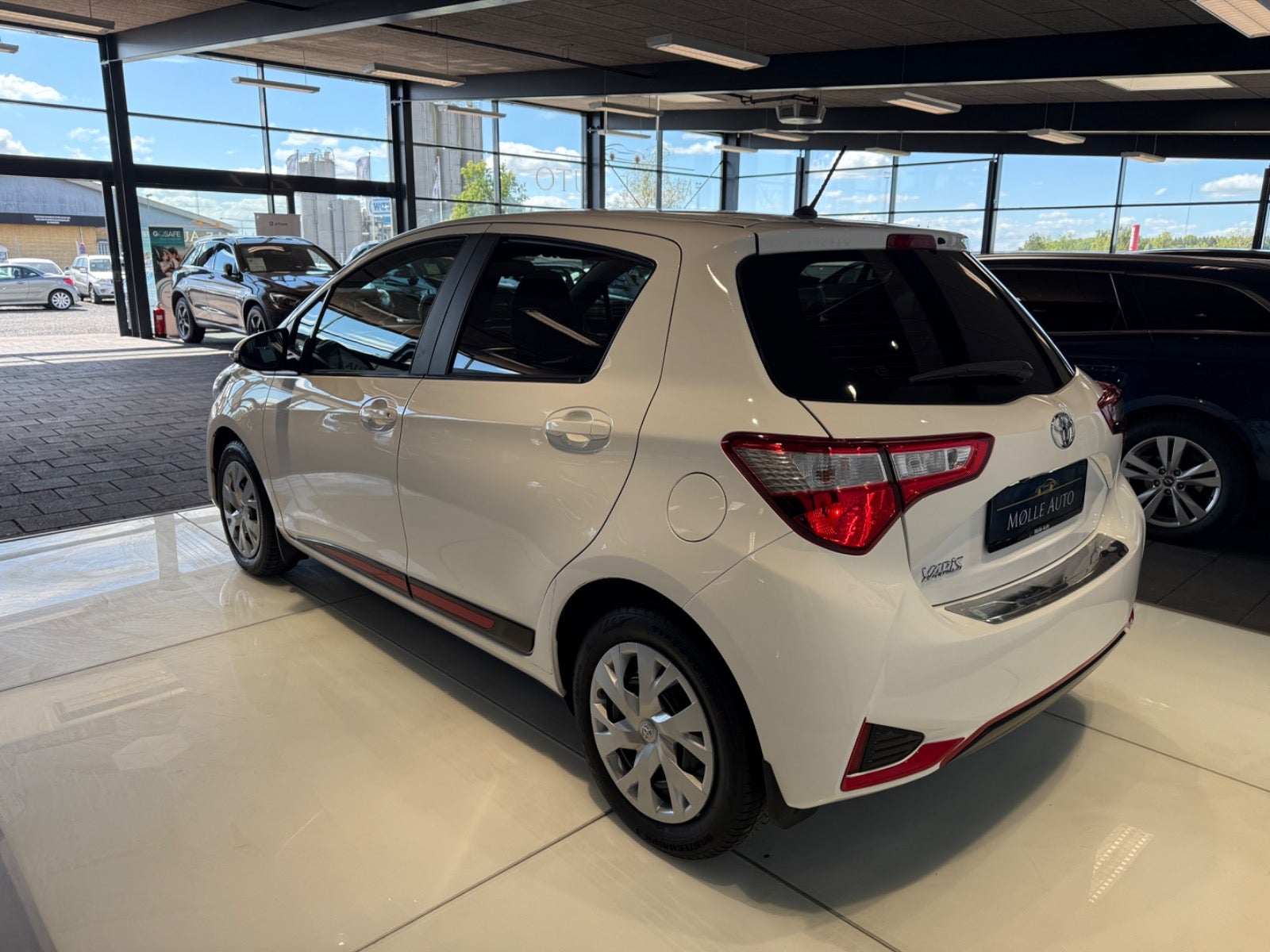Billede af Toyota Yaris 1,0 VVT-i T1