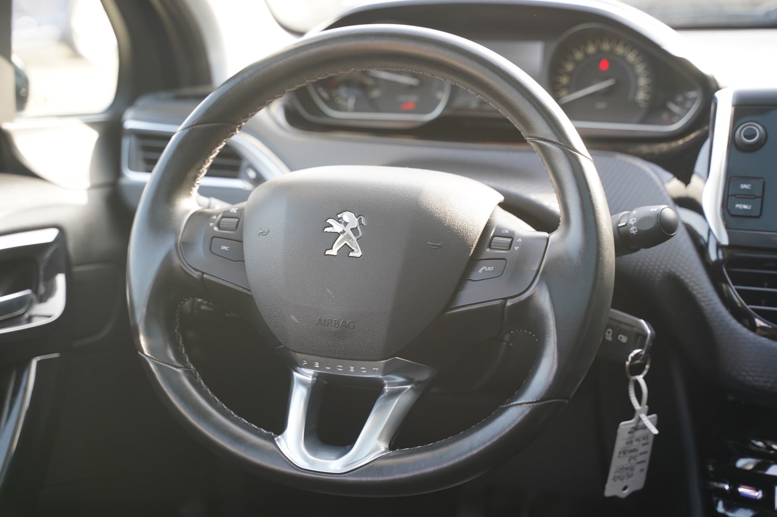 Billede af Peugeot 208 1,5 BlueHDi 100 Infinity Sky