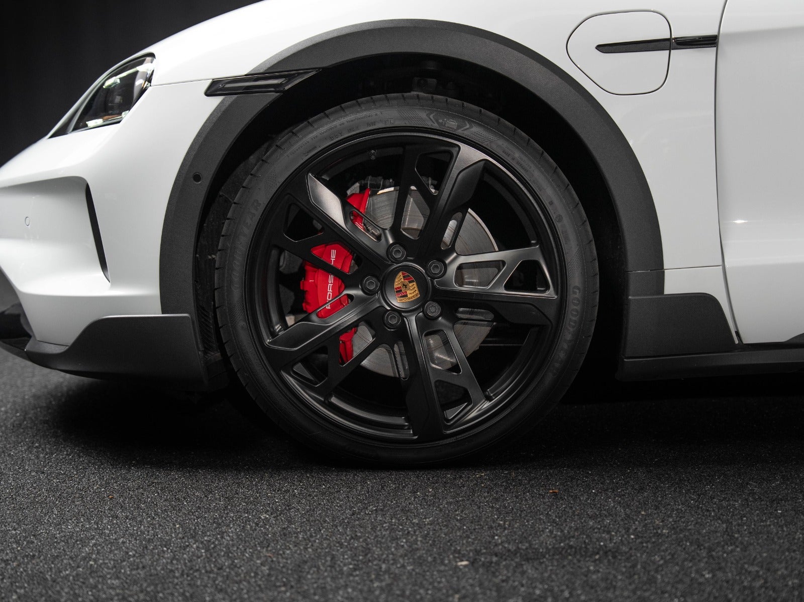 Gallery image 5 of 18