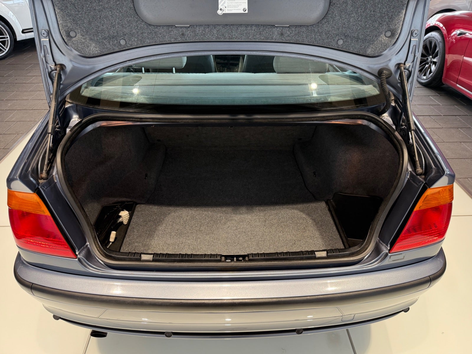 Billede af BMW 318i 1,9 aut.