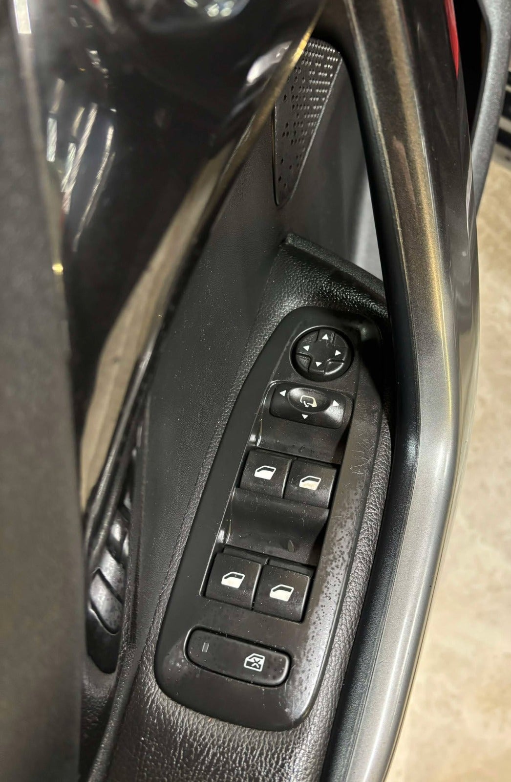 Billede af Peugeot 208 1,6 e-HDi 114 Allure