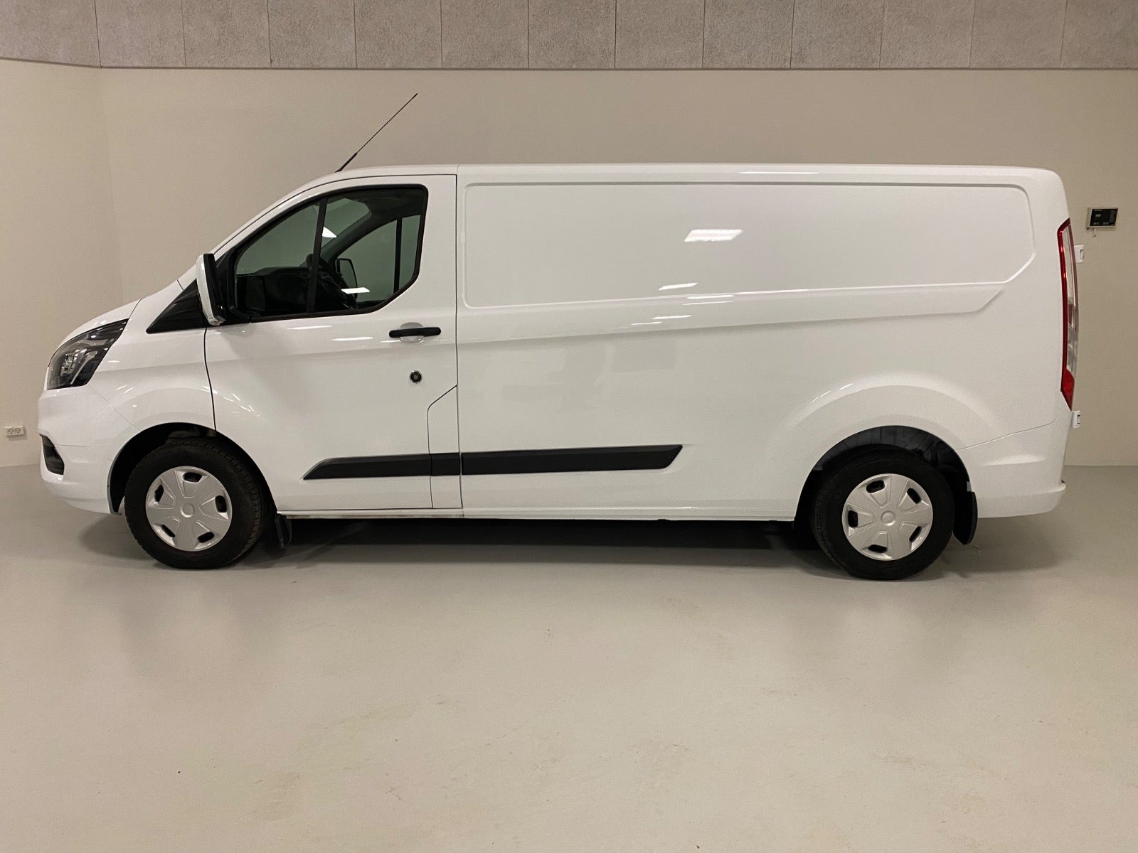 Billede af Ford Transit Custom 300L 2,0 TDCi 130 Trend