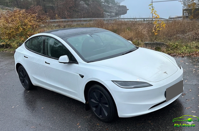 Tesla Model 3  RWD 4d