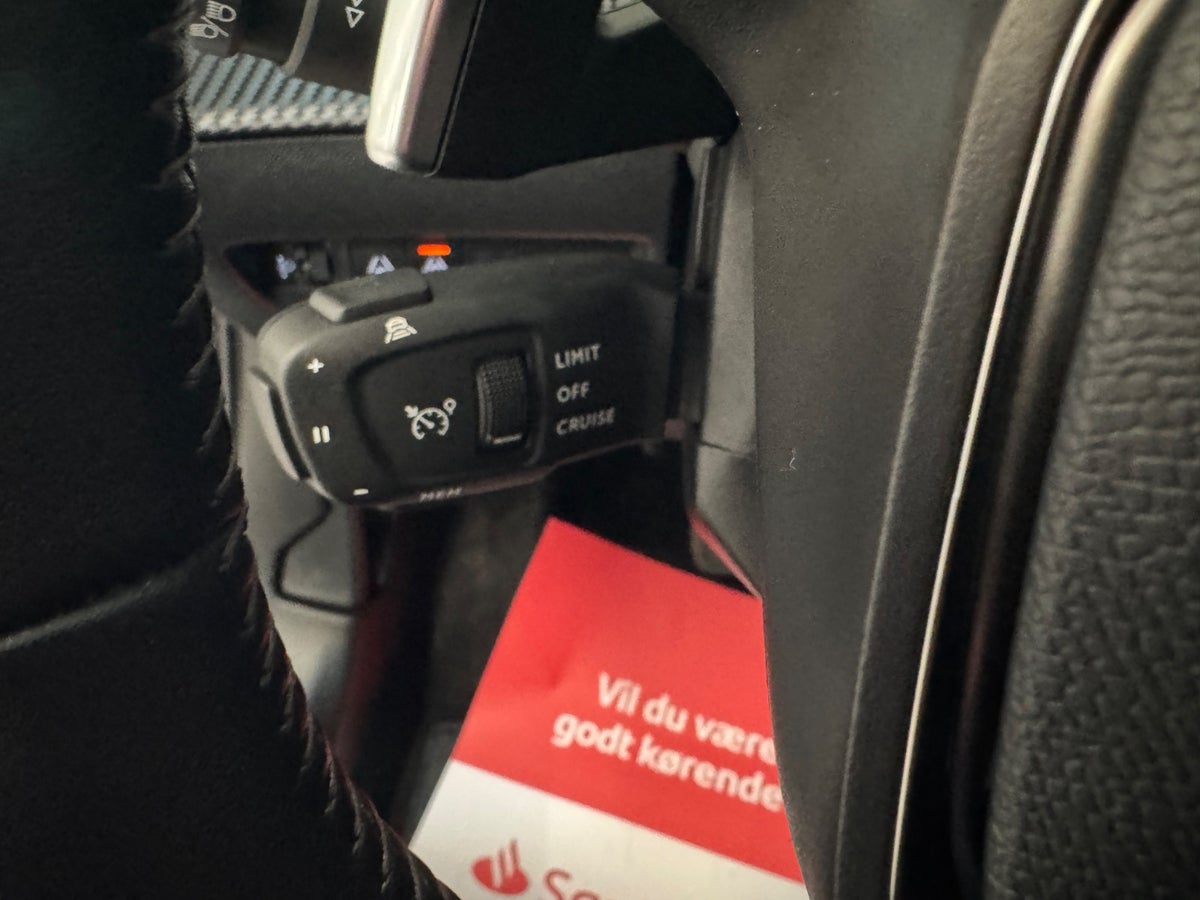 Peugeot 2008 PureTech 130 Selection Tech EAT8