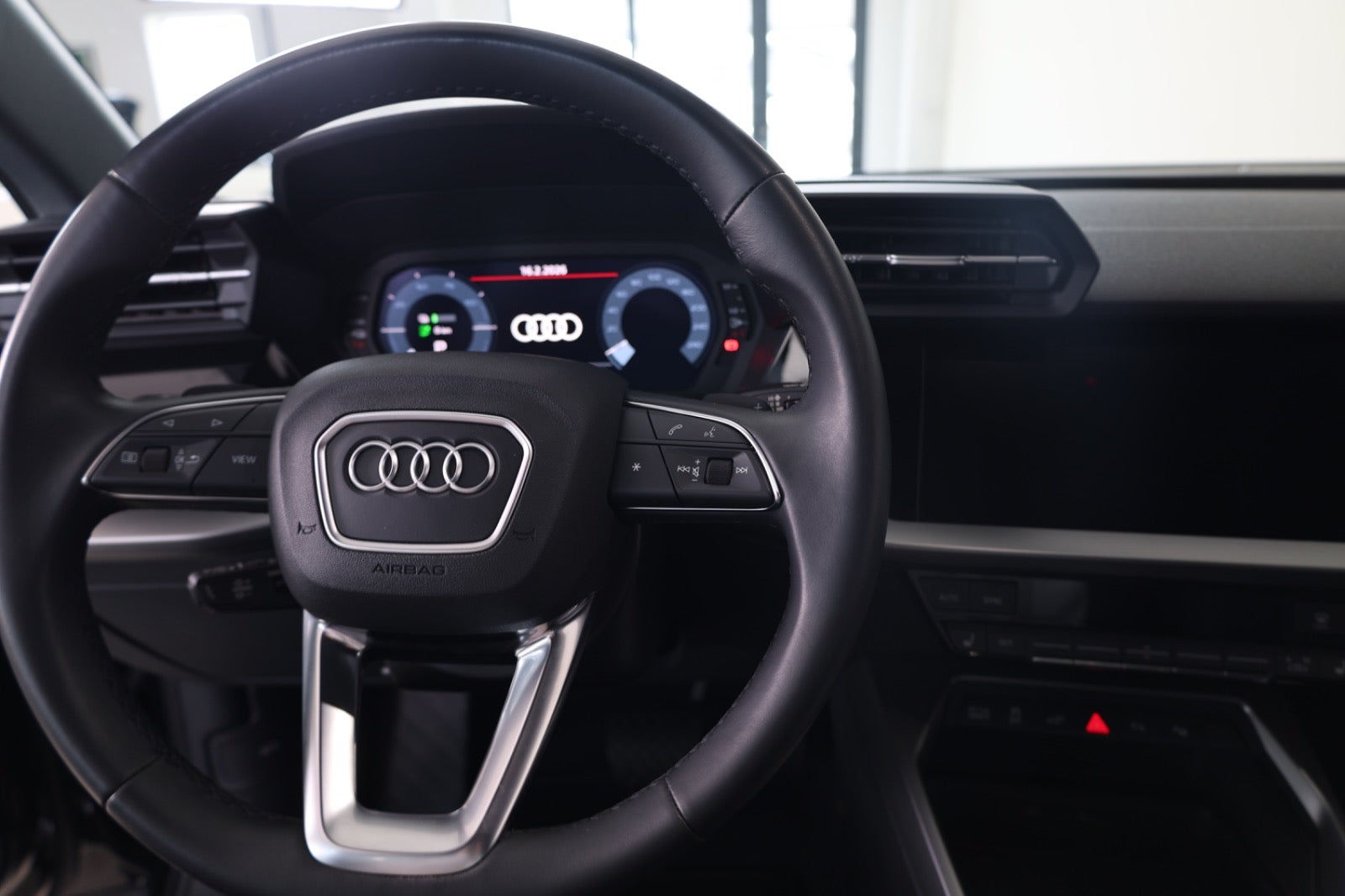 Audi A3 45 TFSi e S-line Sportback S-tr. 5d - 6