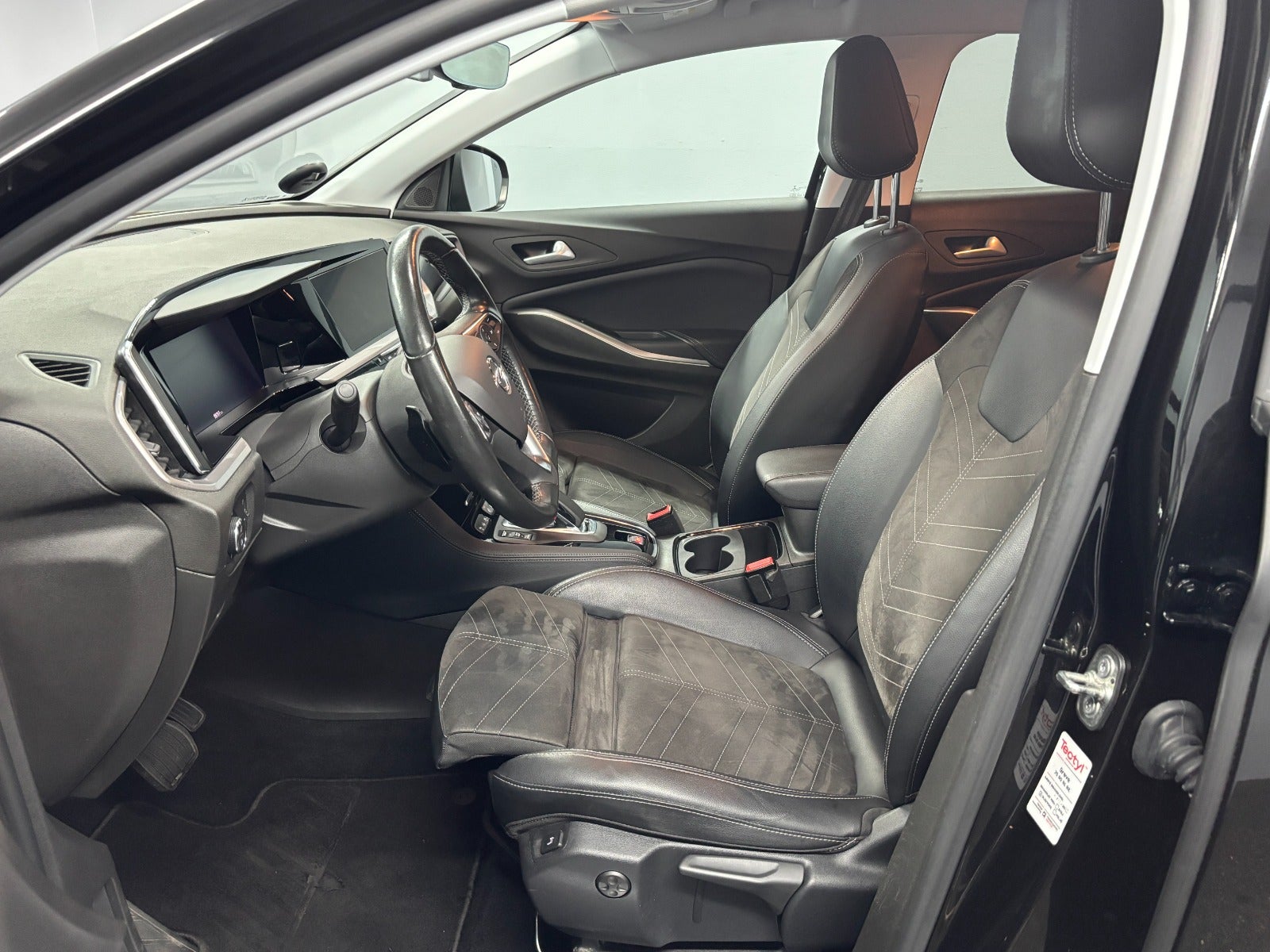 Billede af Opel Grandland 1,6 Hybrid Ultimate aut.