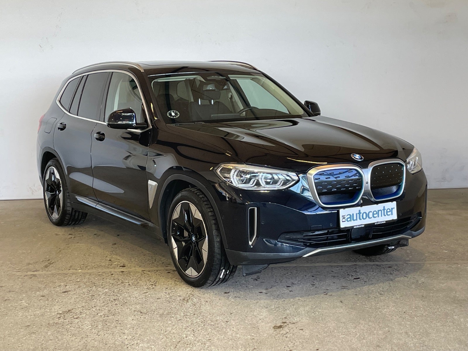 BMW iX3 Charged Plus