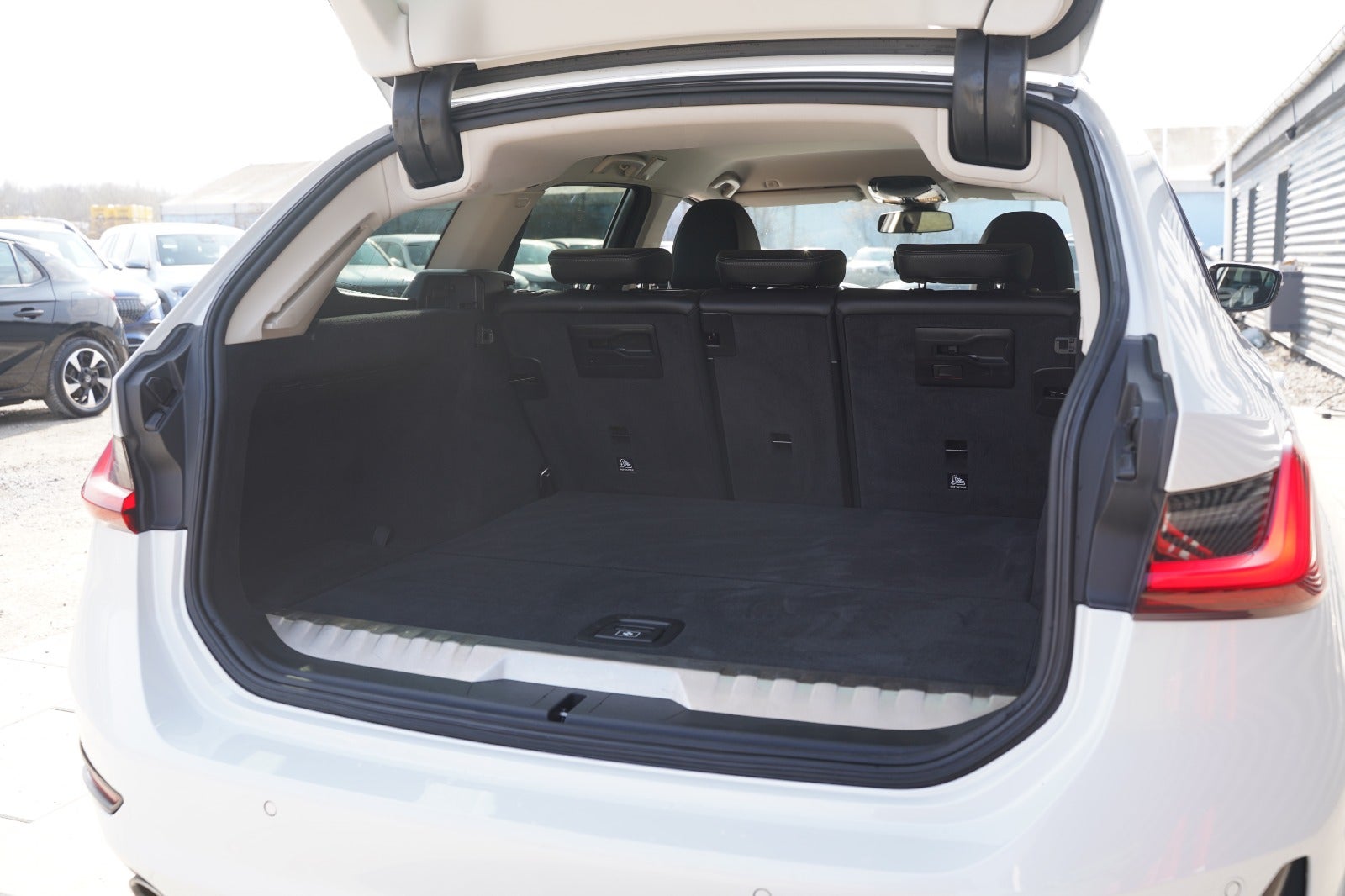 Billede af BMW 330e 2,0 Touring Sport Line aut.