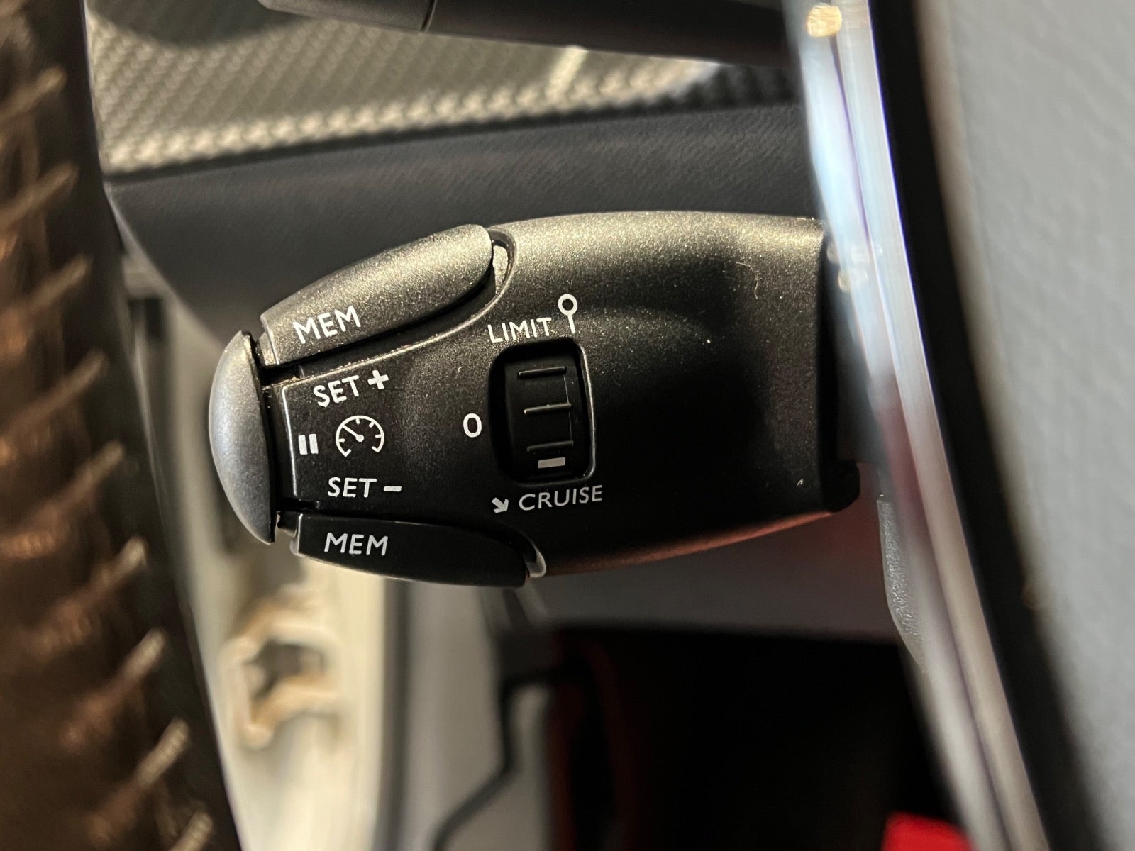 Peugeot 208 PureTech 100 Allure Pack