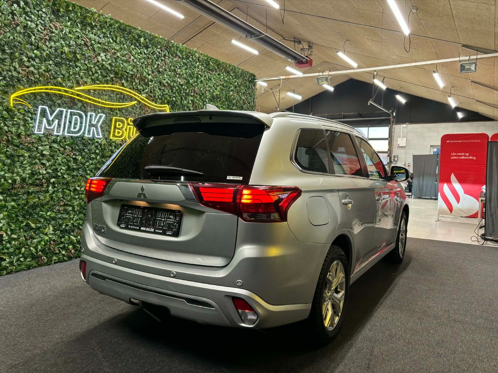 Billede af Mitsubishi Outlander 2,4 PHEV Inform CVT 4WD