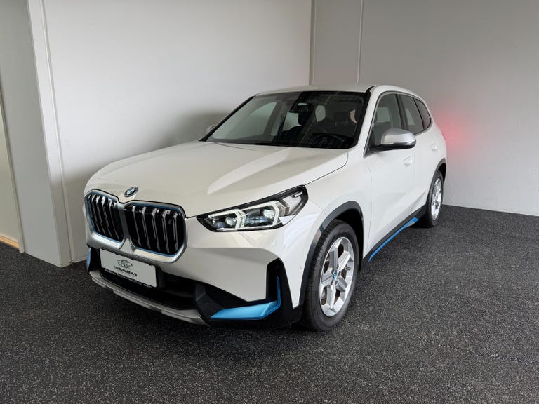 BMW iX1 xDrive30 X-Line