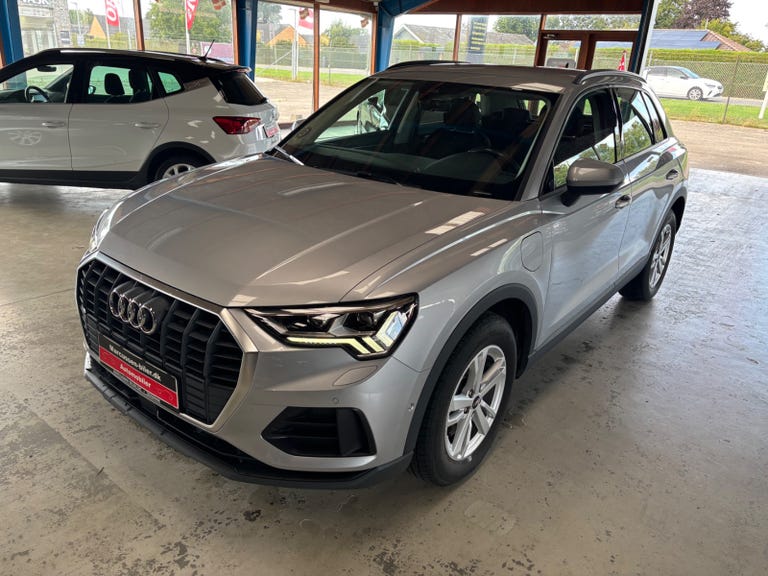 Audi Q3 TFSi e Attitude plus S-tr.