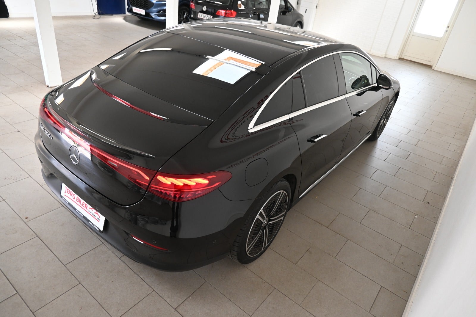 Mercedes EQE350+ Electric Art