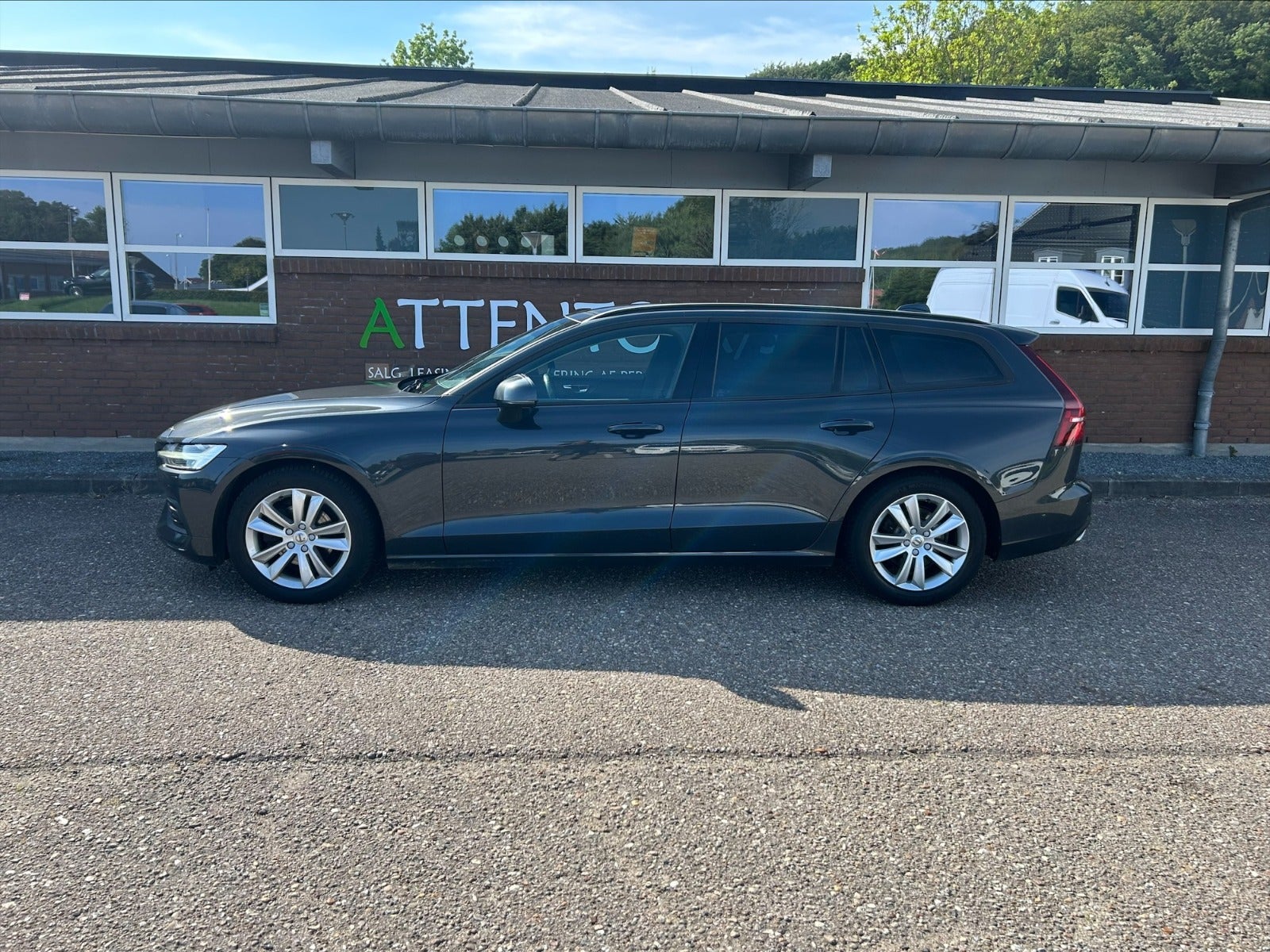 Billede af Volvo V60 2,0 D4 190 Momentum aut.