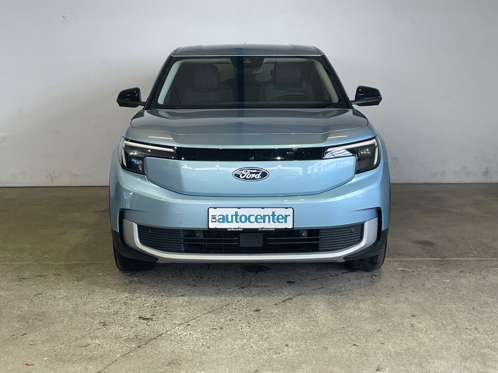 Ford Explorer Select Extended Range AWD