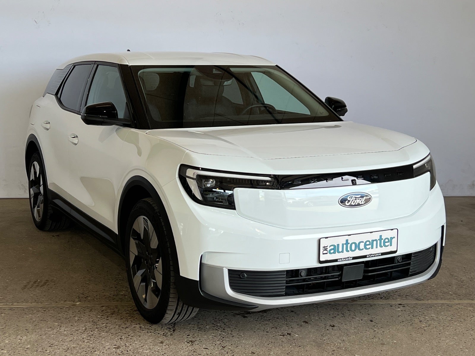 Ford Explorer Premium Extended Range AWD