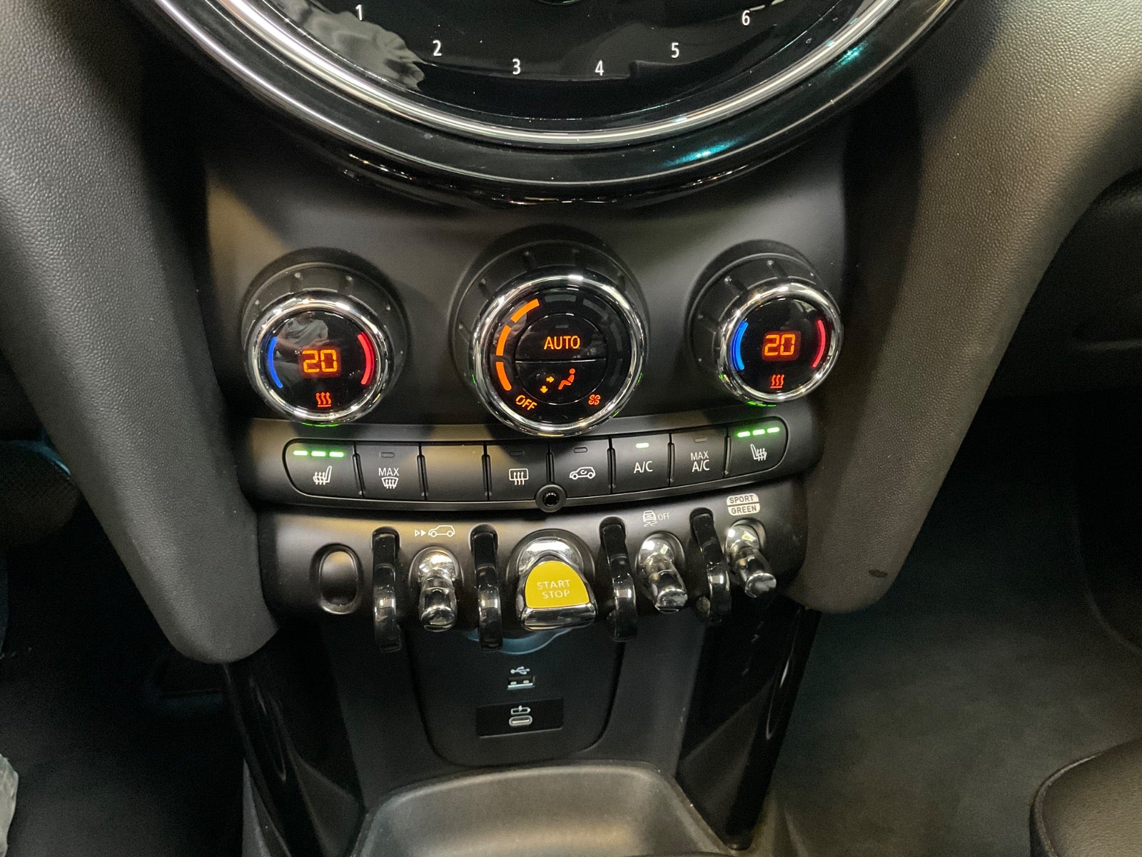 MINI Cooper SE Camden Edition 3d - 13