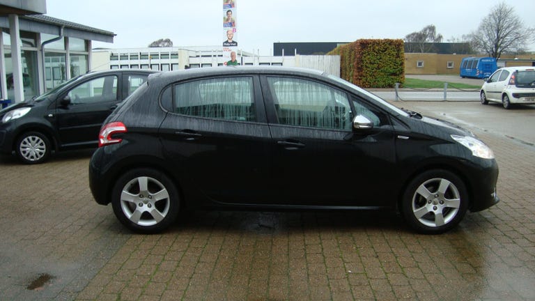 Peugeot 208 VTi Urban