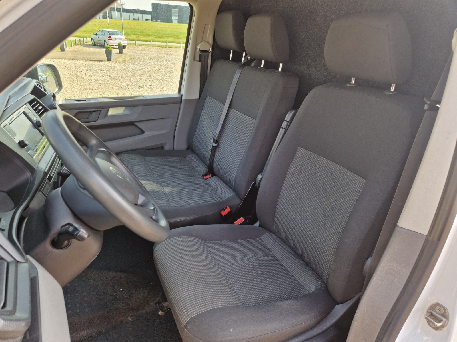 Billede af VW Transporter 2,0 TDi 110 Kassevogn lang