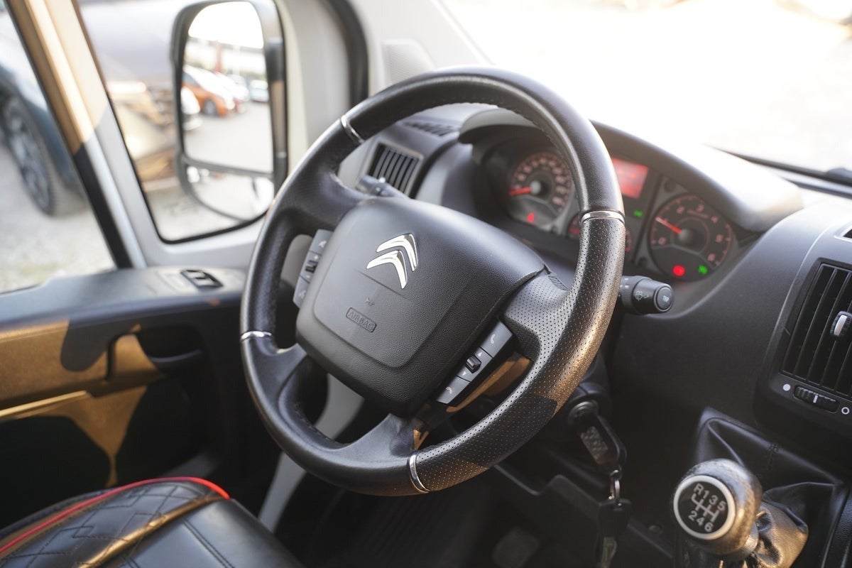 Billede af Citroën Jumper 35+ 2,2 BlueHDi 165 L3H2 FlexLine+