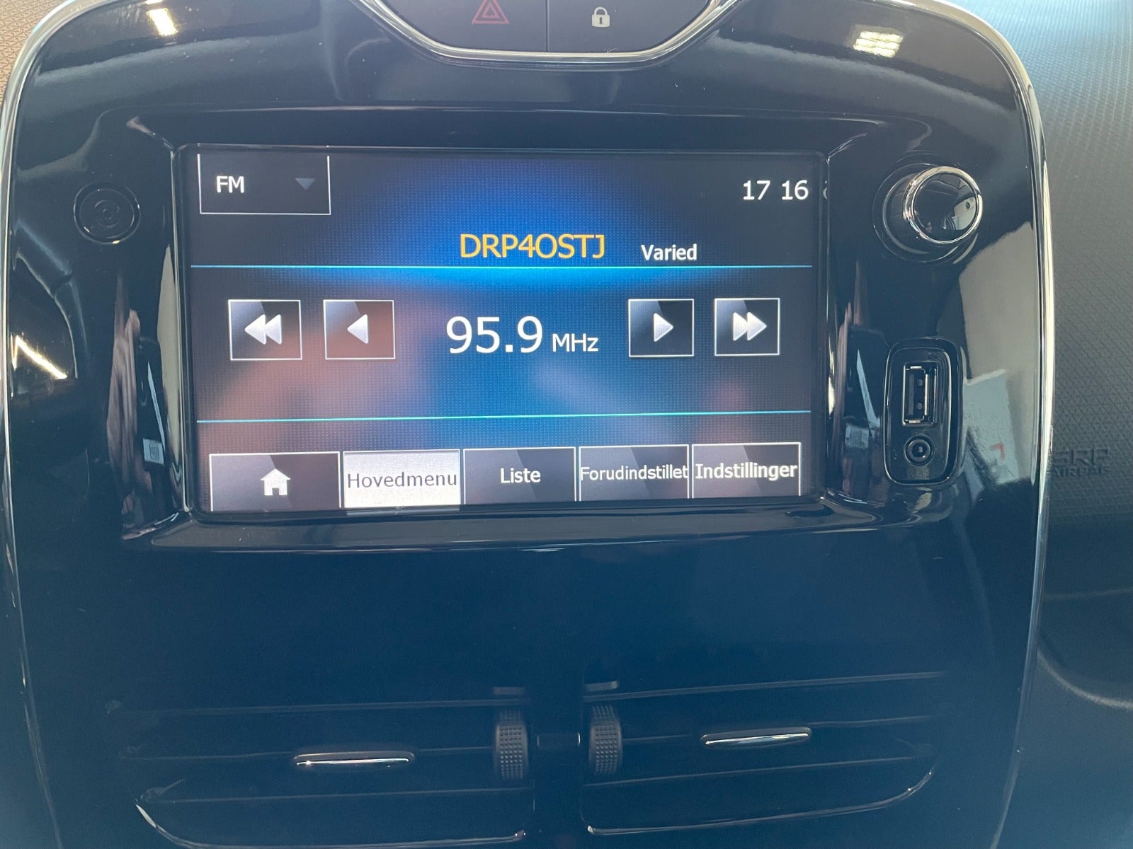 Billede af Renault Clio IV 1,5 dCi 75 Authentique Sport Tourer