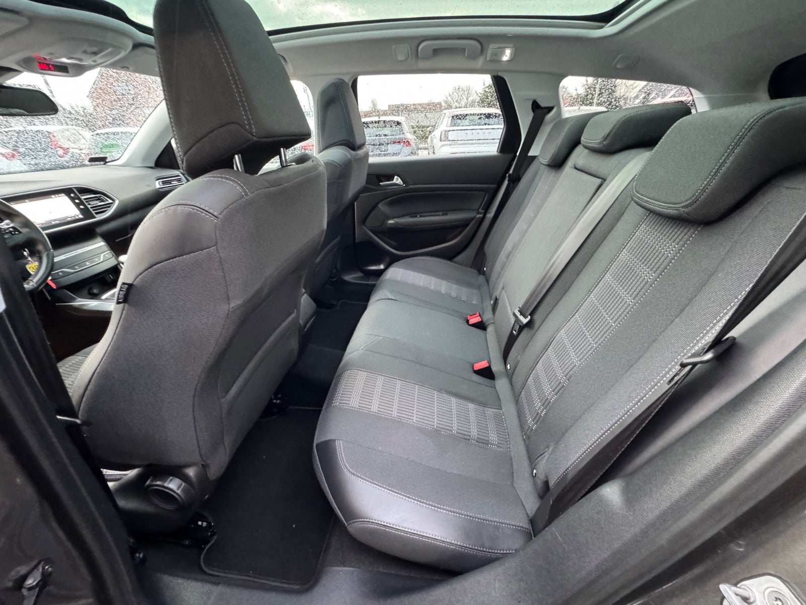 Billede af Peugeot 308 1,6 BlueHDi 120 Allure Sky SW