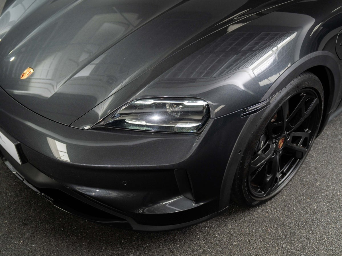 Gallery image 6 of 18