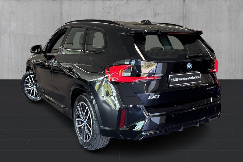 BMW iX1 xDrive30 M-Sport 2025