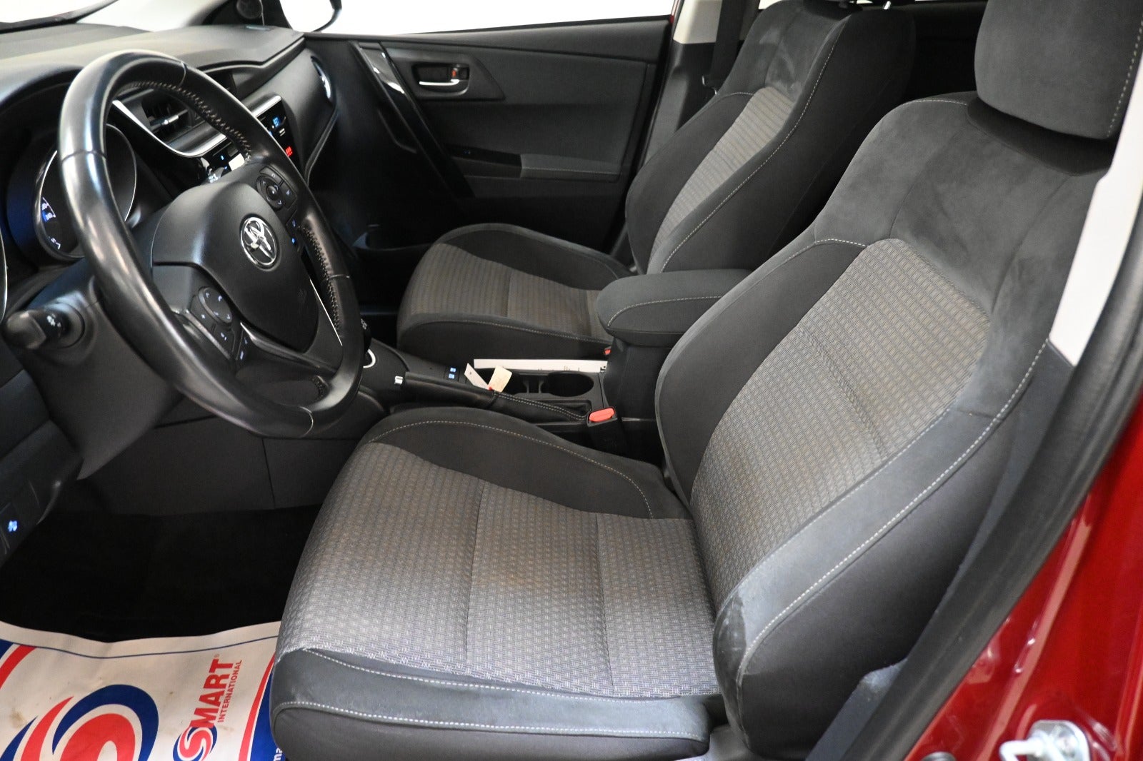 Toyota Auris Hybrid Prestige Touring Sports CVT