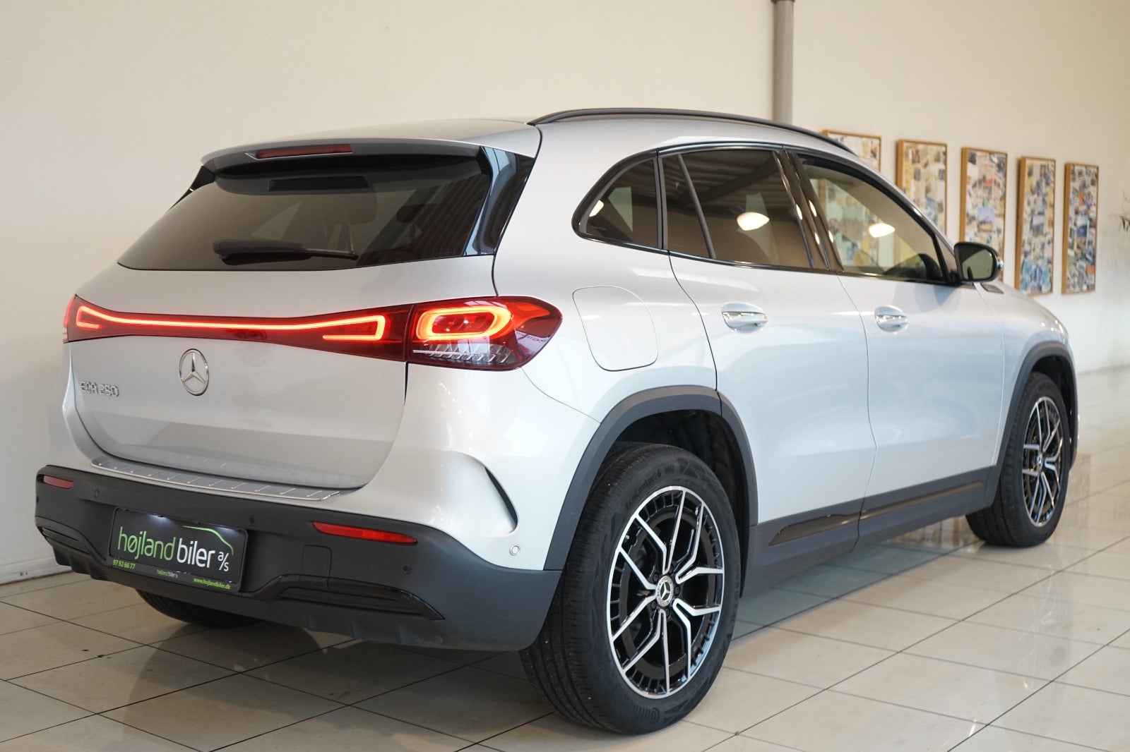 Mercedes EQA250