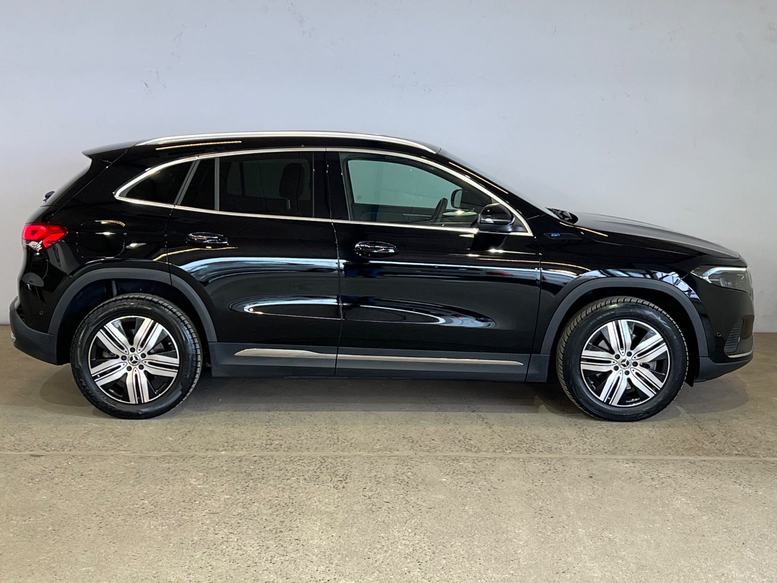 Mercedes EQA250 Electric Art