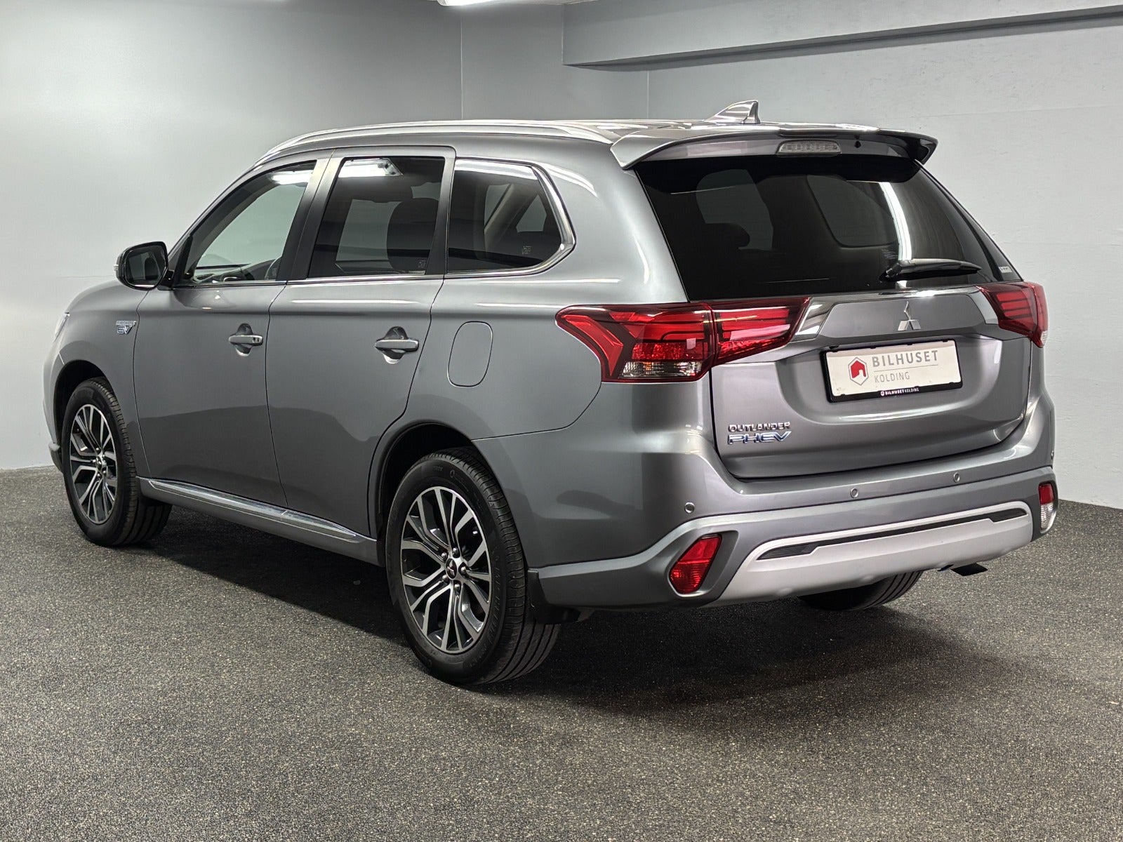 Billede af Mitsubishi Outlander 2,4 PHEV Invite CVT 4WD