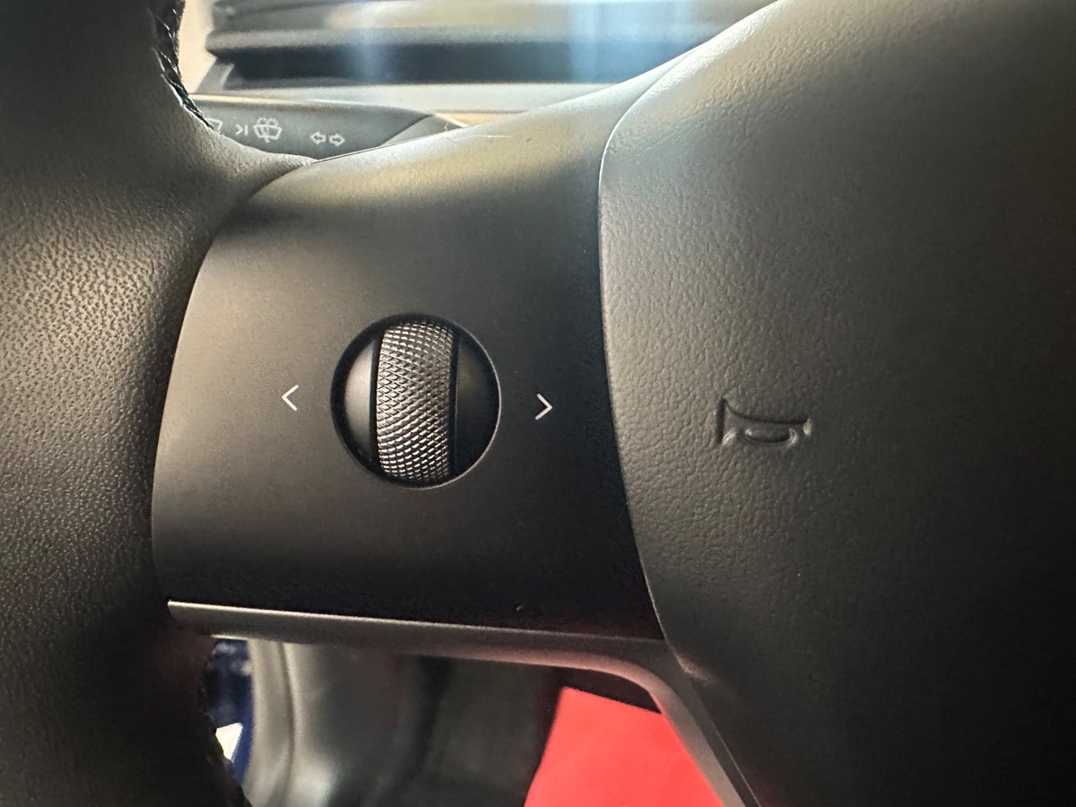 Tesla Model Y Long Range RWD Tesla Model Y Long Range RWD
