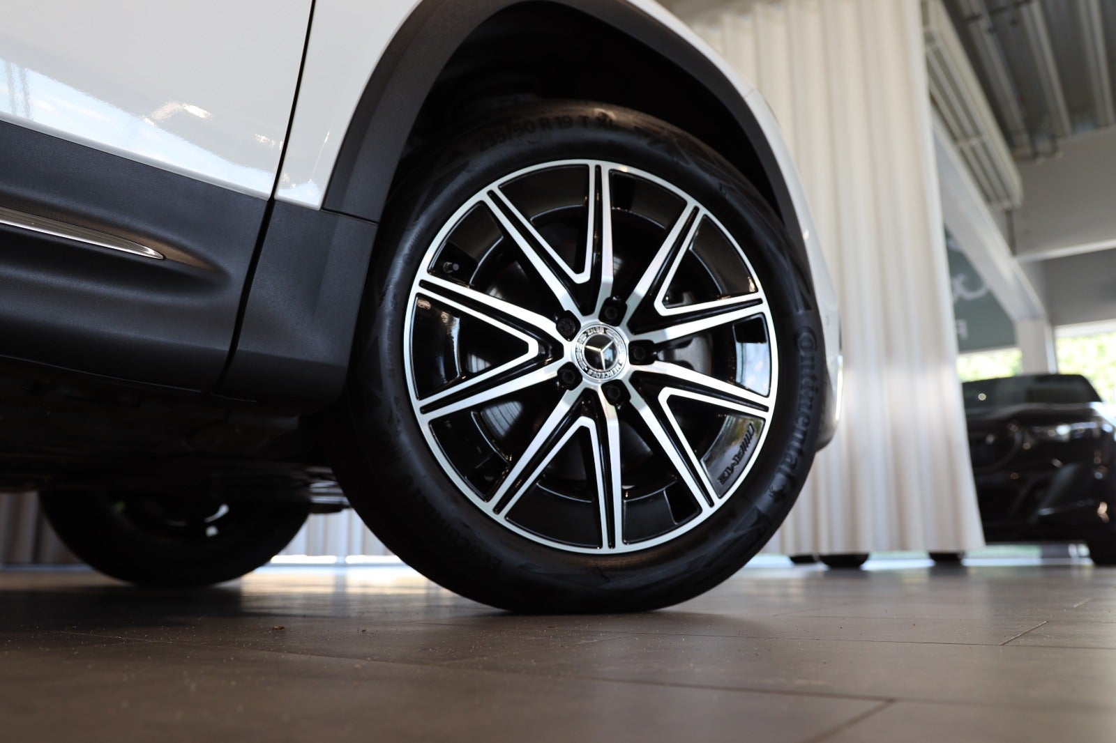 Billede af Mercedes EQB300  AMG Premium 4Matic