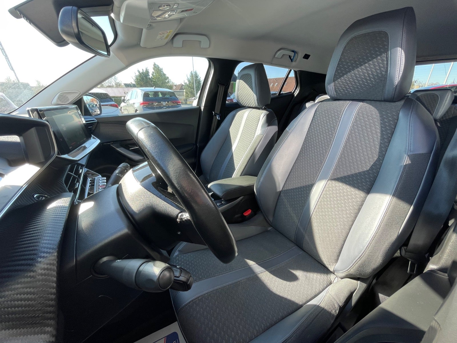 Billede af Peugeot 2008 1,5 BlueHDi 100 Allure Pack