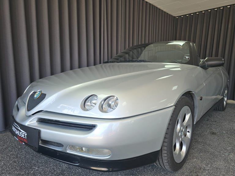 Alfa Romeo Spider V6