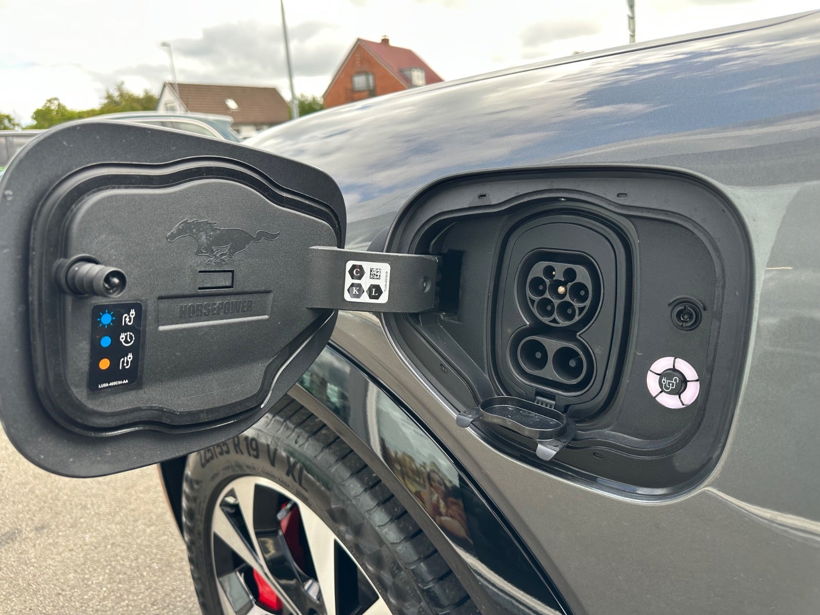 Billede af Ford Mustang Mach-E 98 Premium Extended Range