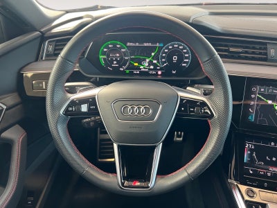 Audi Q8 e-tron S-line quattro Van