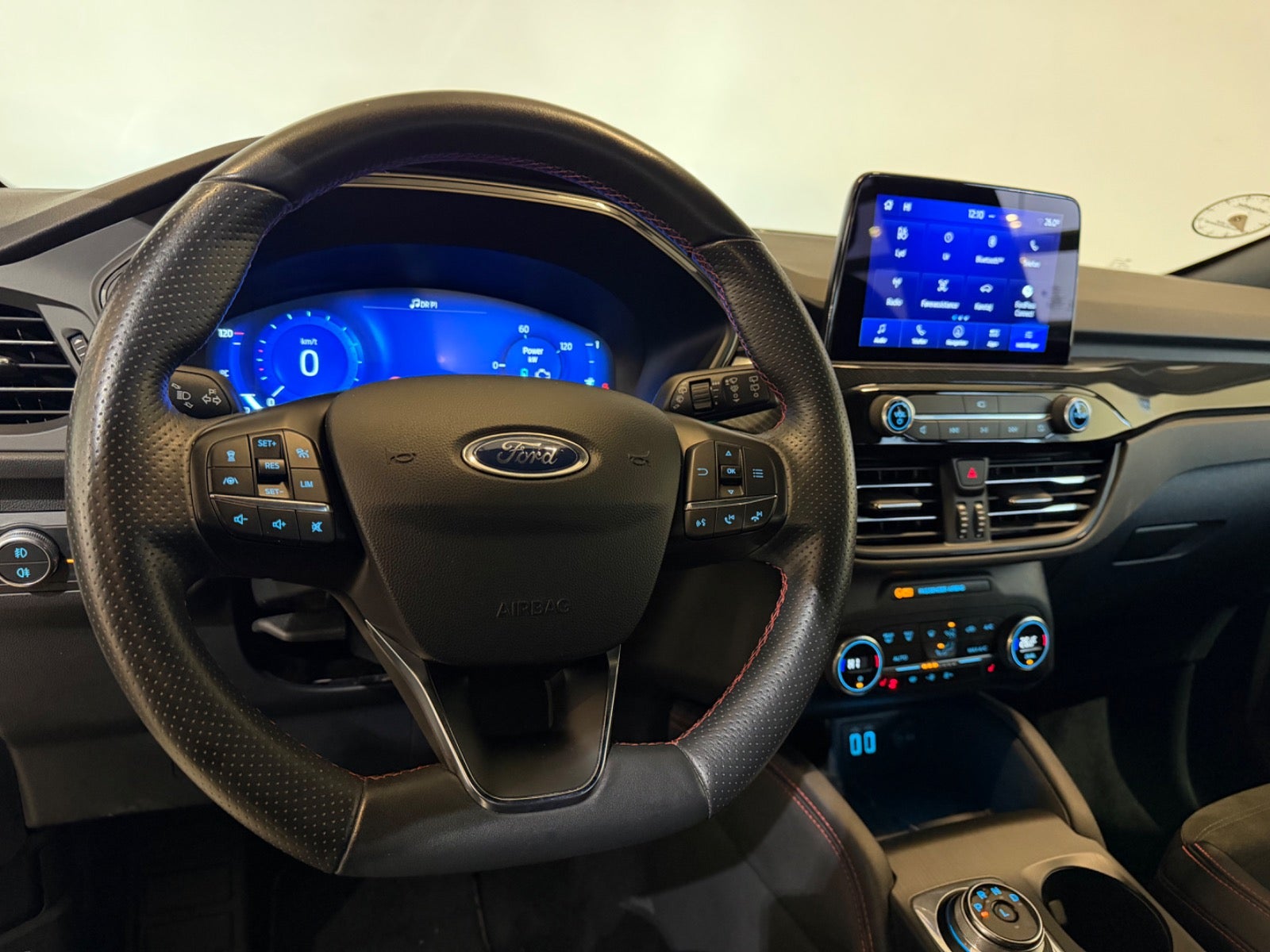 Ford Kuga PHEV ST-Line CVT Van