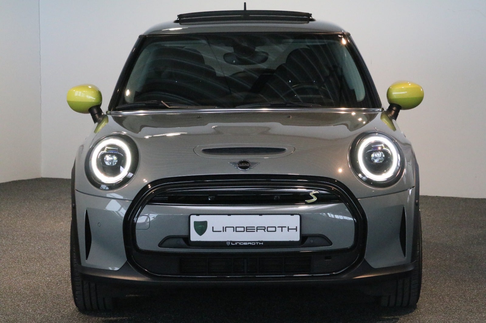 MINI Cooper SE Essential 3d - 3
