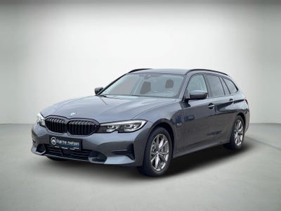 BMW 330e Touring Sport Line aut.