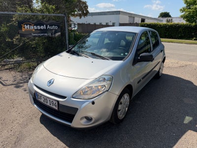 Renault Clio III 1,2 16V Authentique 5d