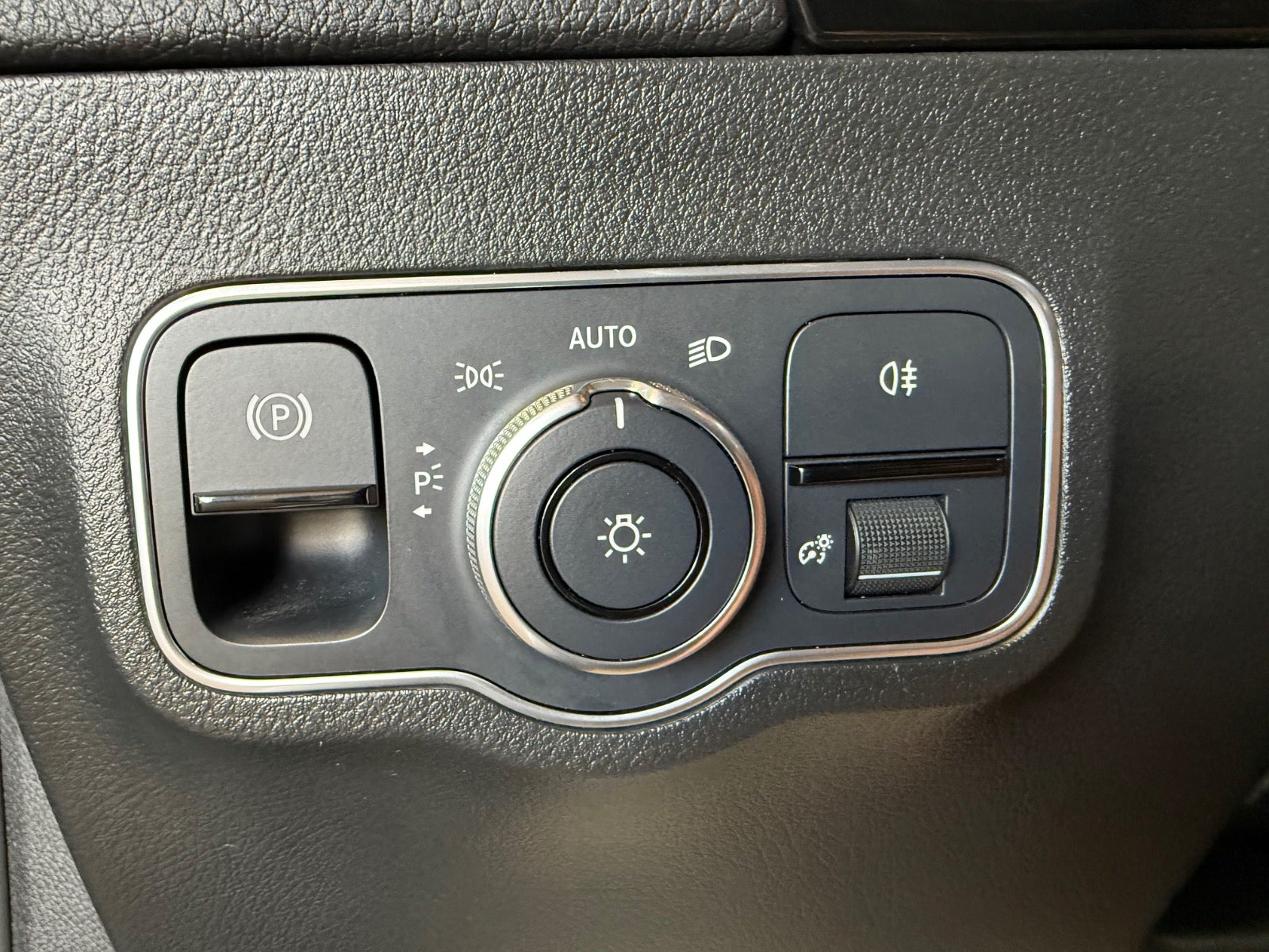 Mercedes EQA250 Electric Art