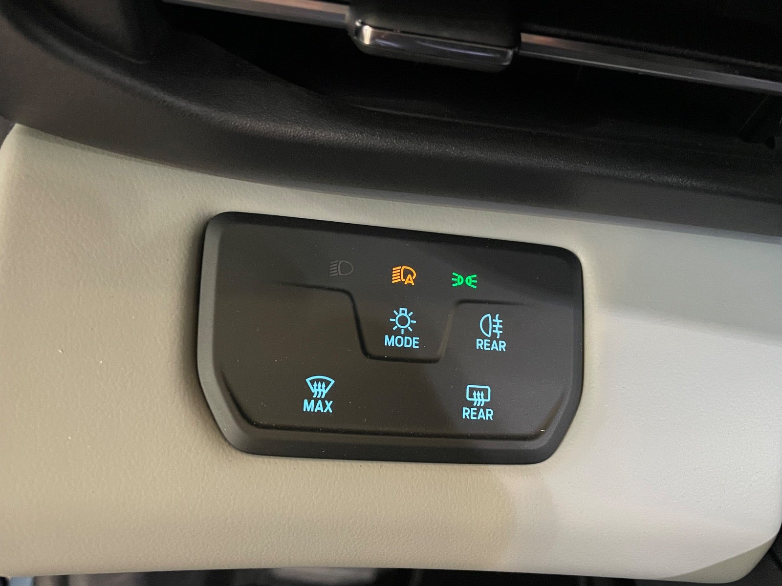 Ford Explorer Select Extended Range