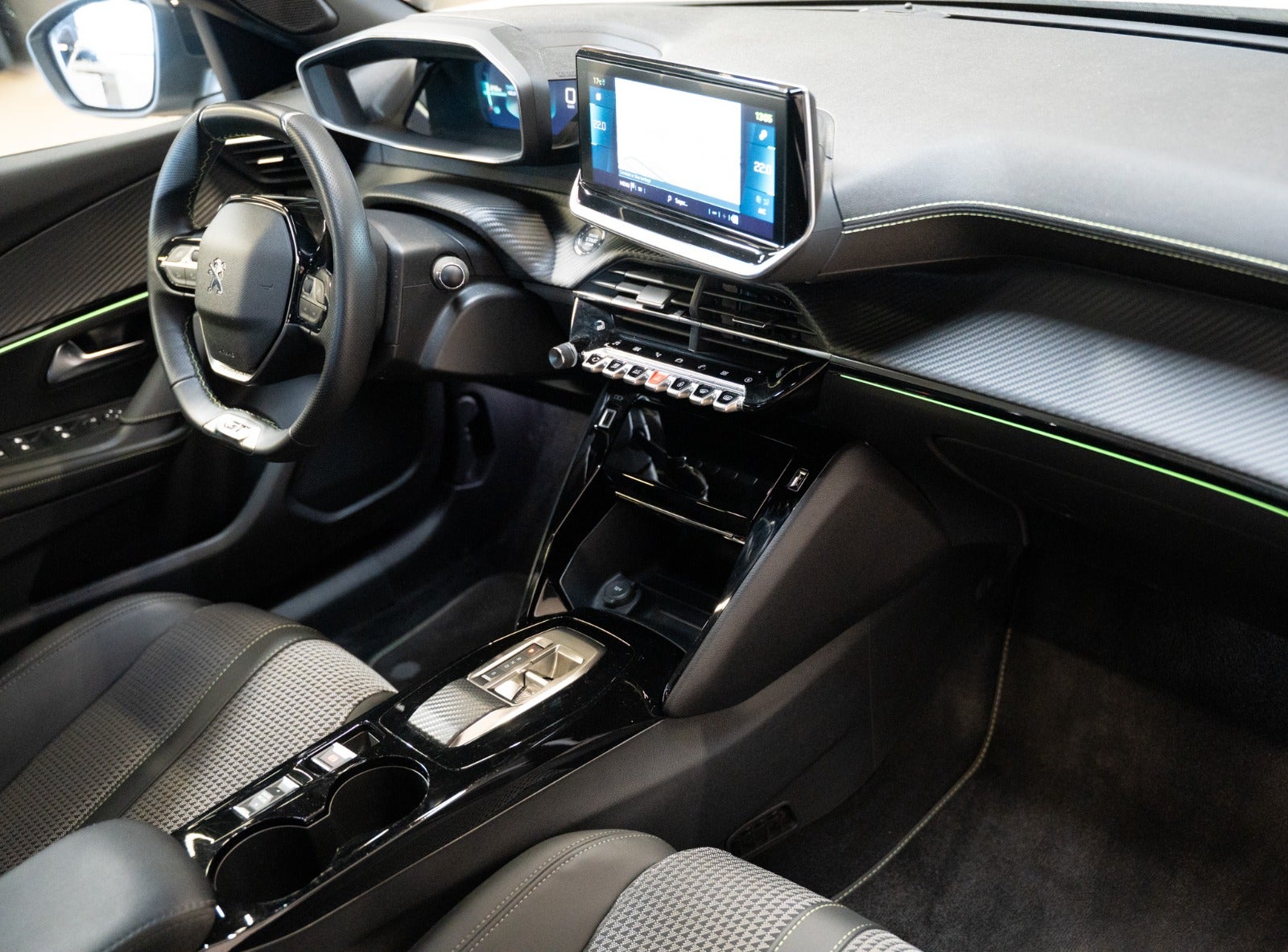 Billede af Peugeot e-2008 50 GT Sky