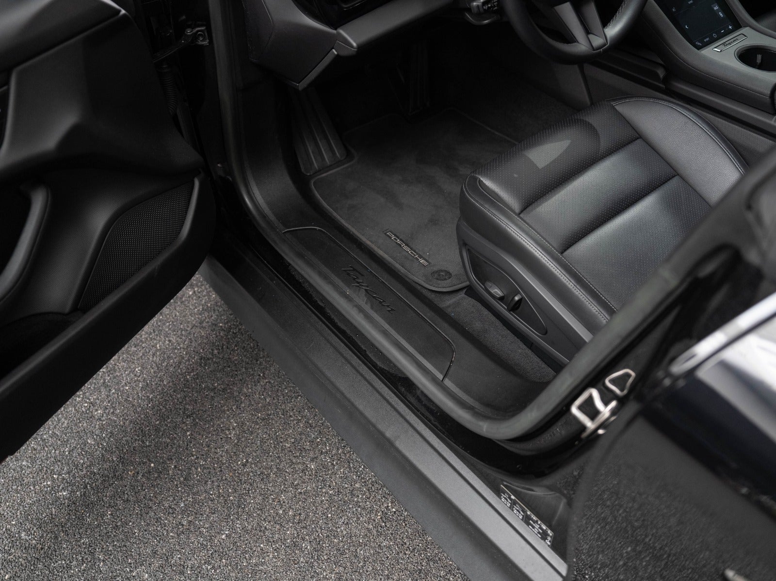 Gallery image 7 of 17