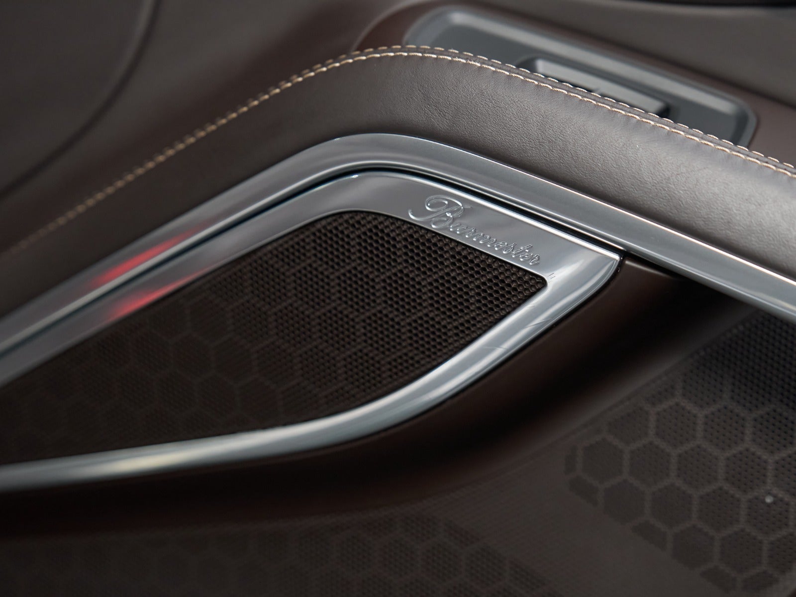 Gallery image 16 of 18