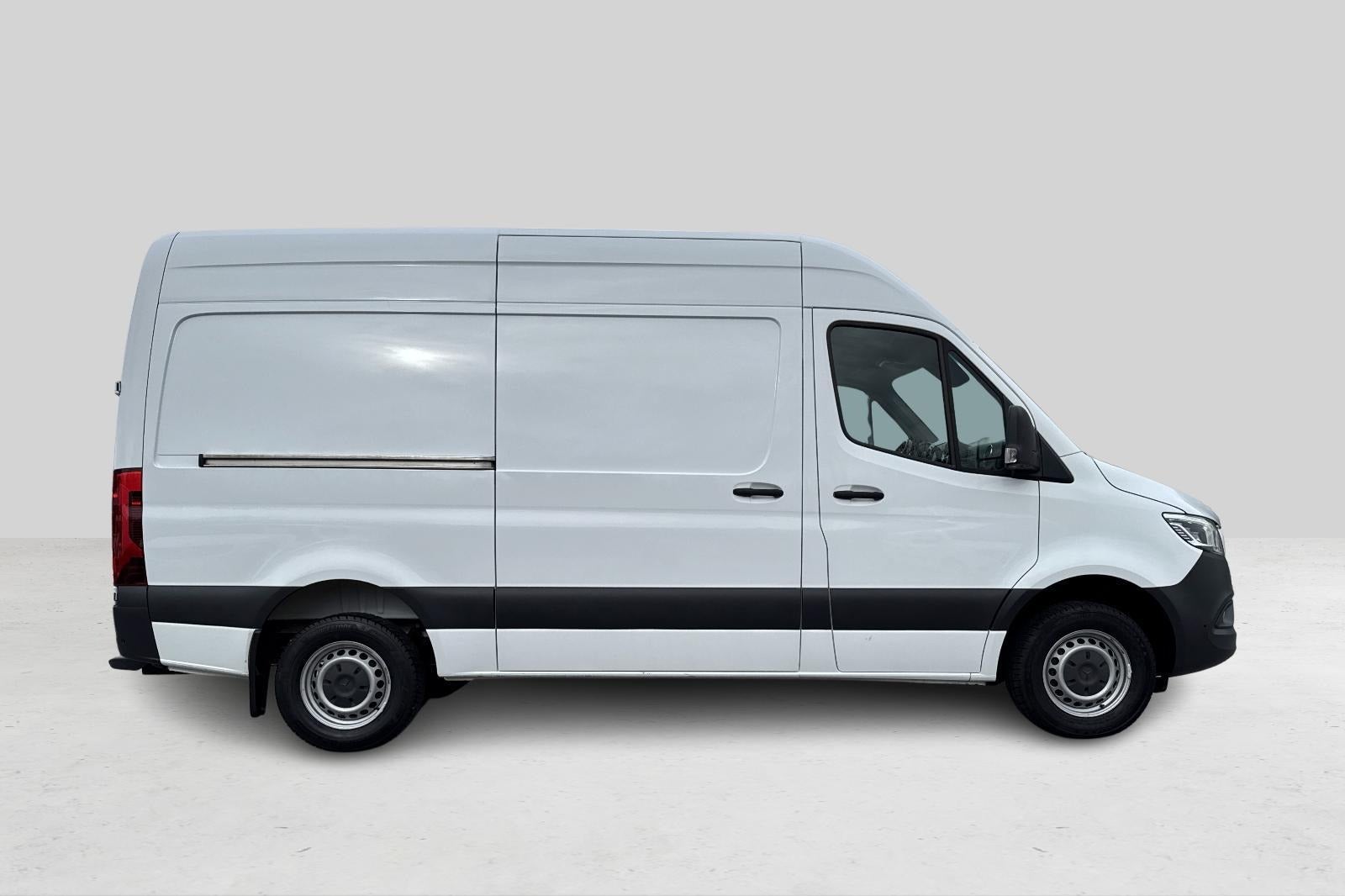 Mercedes-Benz Sprinter 317 2,0 CDi A2 Kassevogn aut. RWD