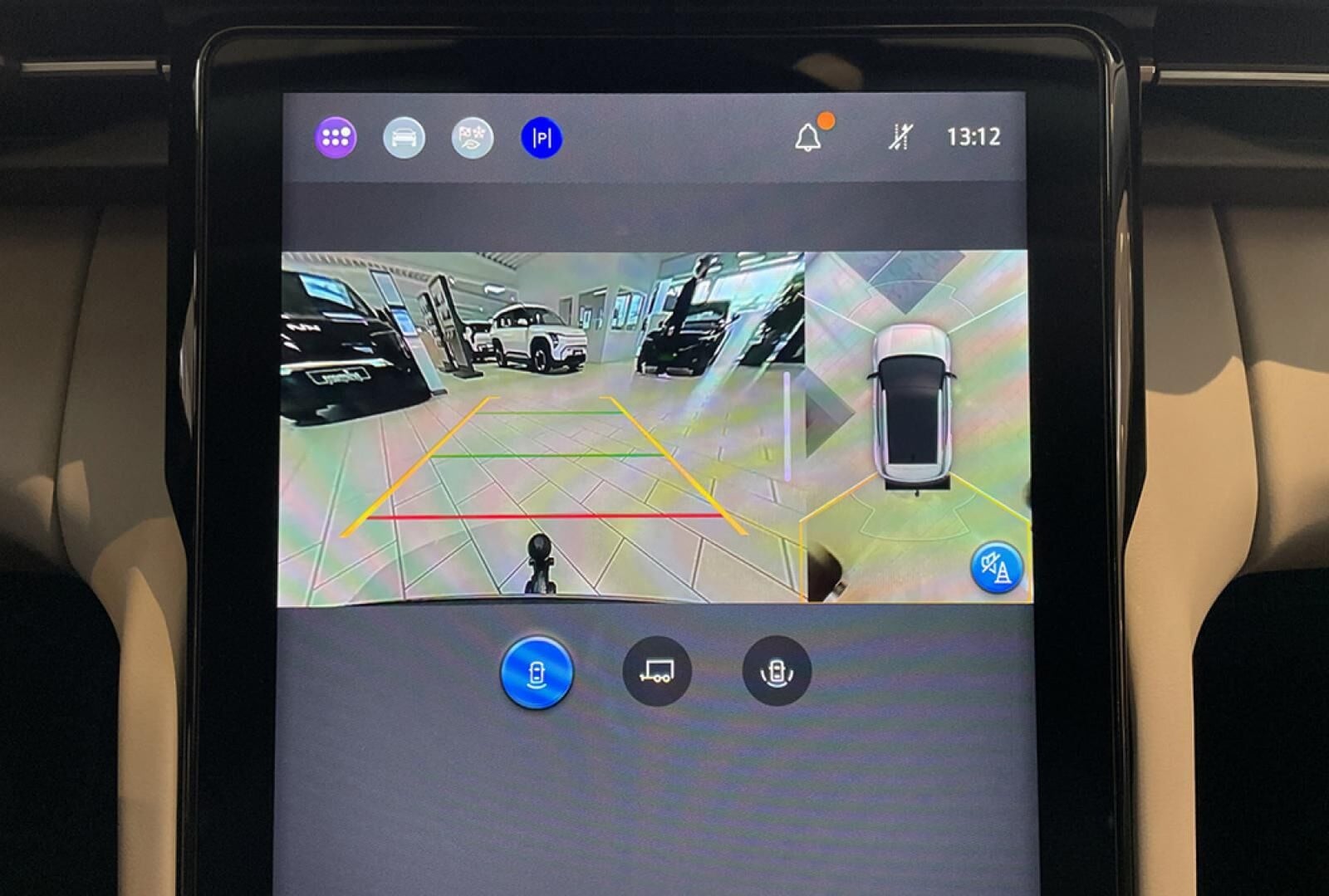 Ford Explorer Select Extended Range